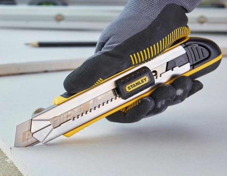 Cutter Stanley Fatmax avec lame de 18mm- 0-10-481 Cutter Stanley Fatmax avec lame de 18mm- 0-10-481