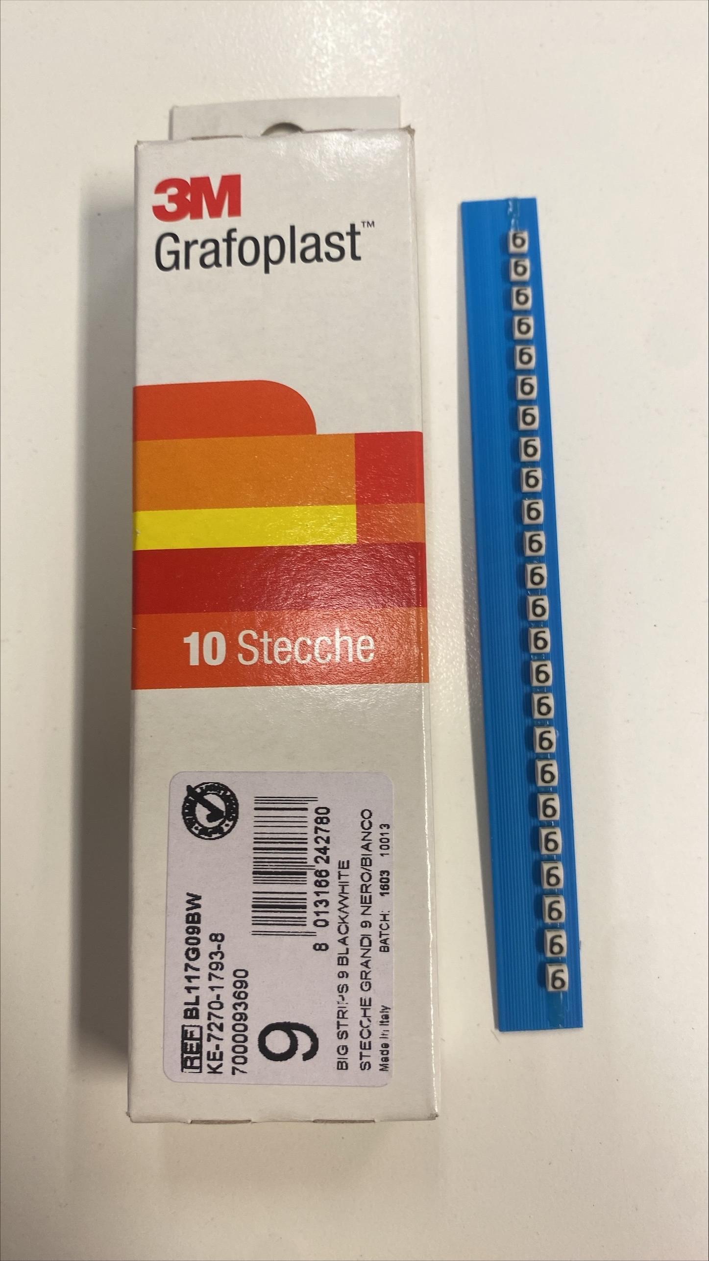 stecca segnacavi blu con numeri 9 modulari per identificazione cavi