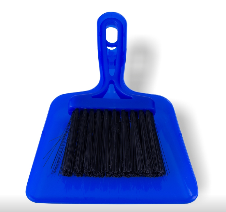 scopetta e paletta in plastica blu con setole sintetiche set scopetta e paletta blu con setole nere