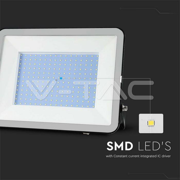 Proiettore LED V-tac 300W luce fredda 6500K colore nero VT-44300 - 10032  02