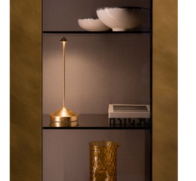 Lampada da tavolo led Zafferano Pina Pro ricaricabile 2200-2700-3000K 2,2W foglia color oro -  LD1650BFO 03