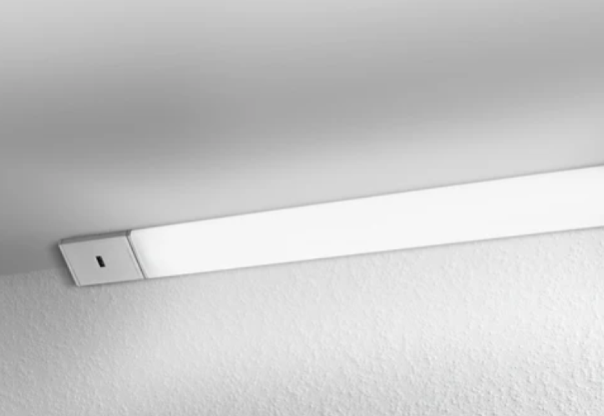 Lampada led ad angolo con sensore Ledvance Corner da 55cm 12W 3000K argento - LUM268265BOX1 03