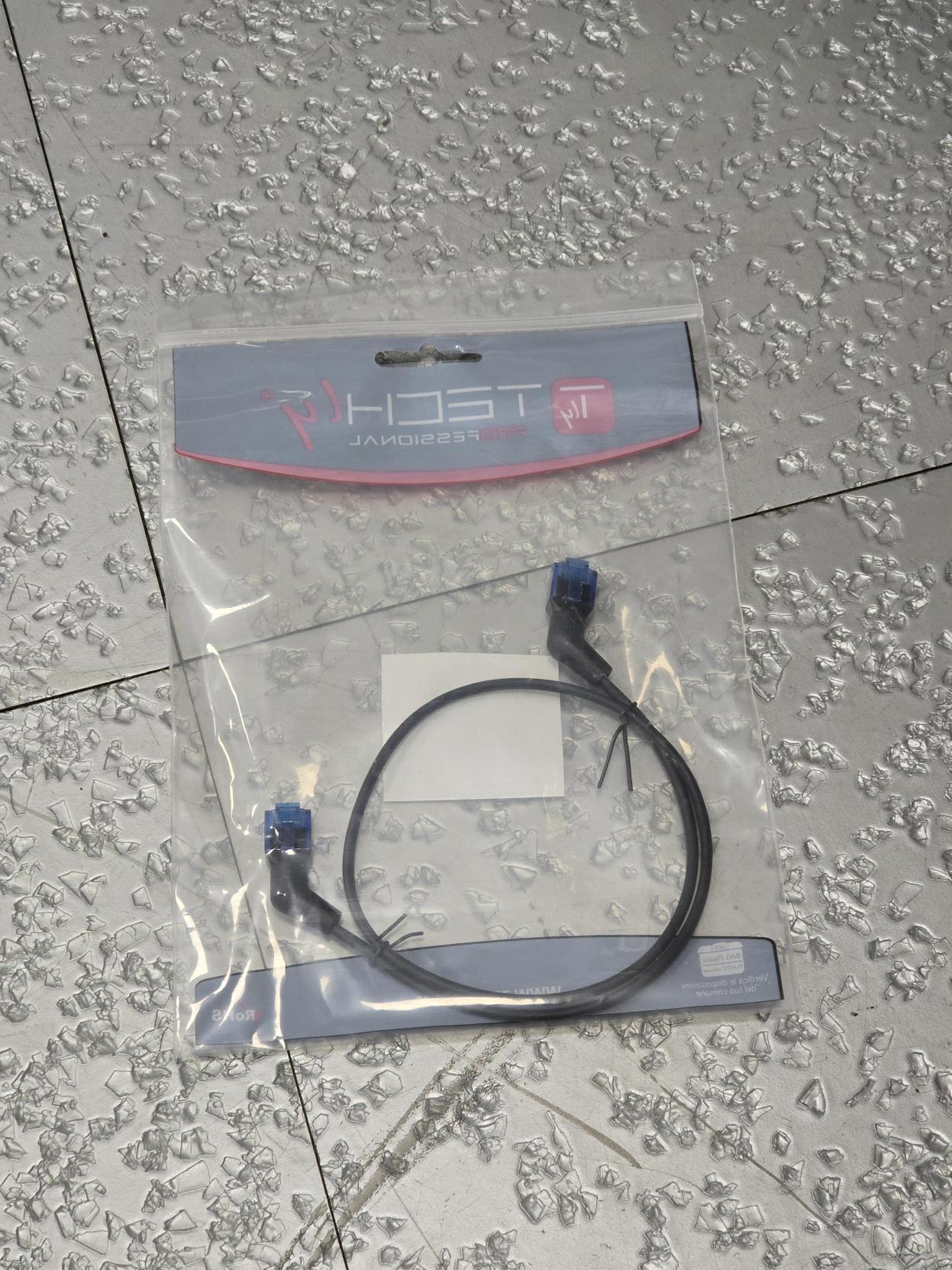 CAVO INTRACOM UTP 6A ANGOLO 90u00b0NERO 0,5M - 621499