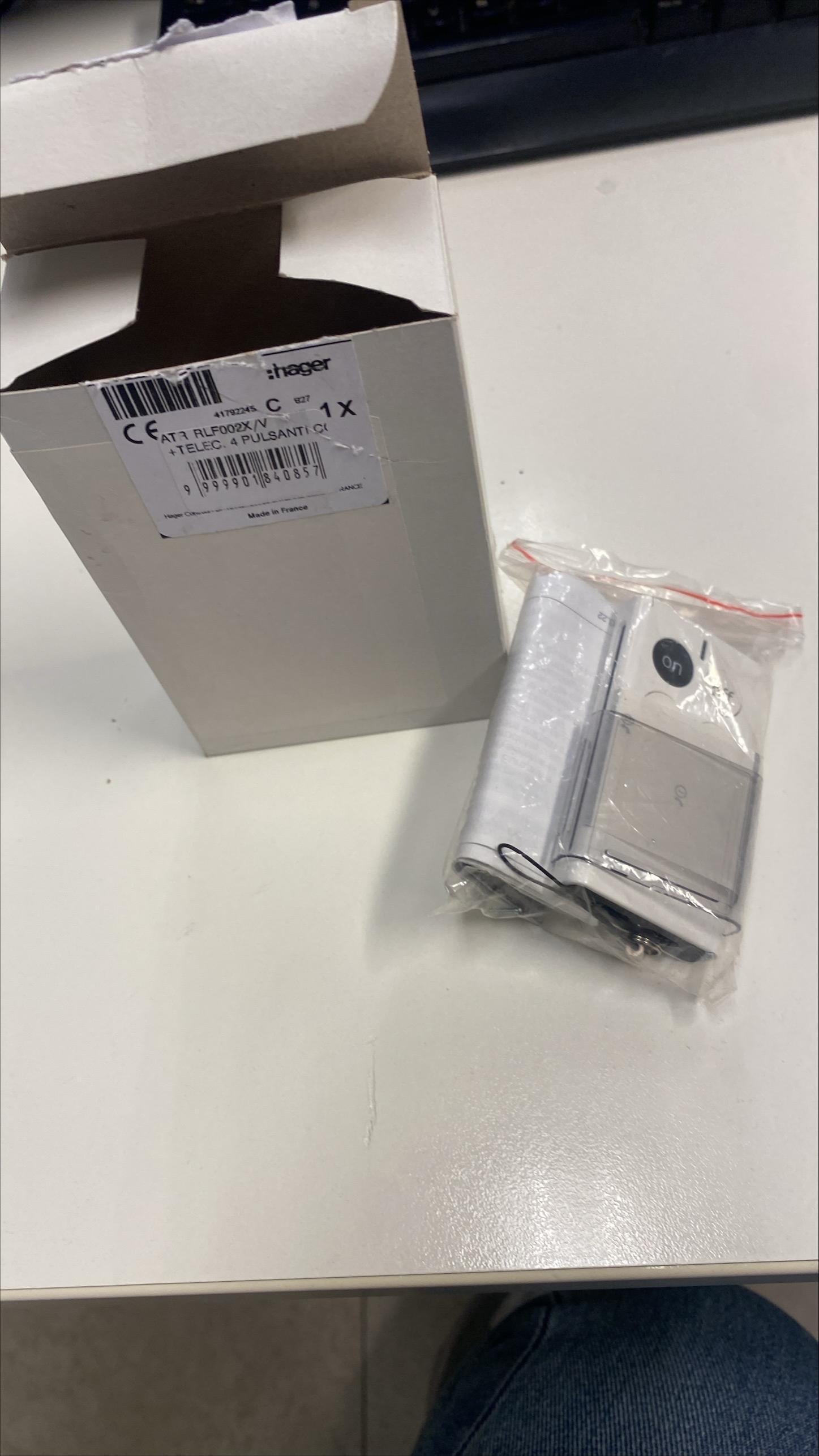 logisty hager telecomando logisty hager 4 pulsanti con ritorno dfts - rlf002x/v - foto 2