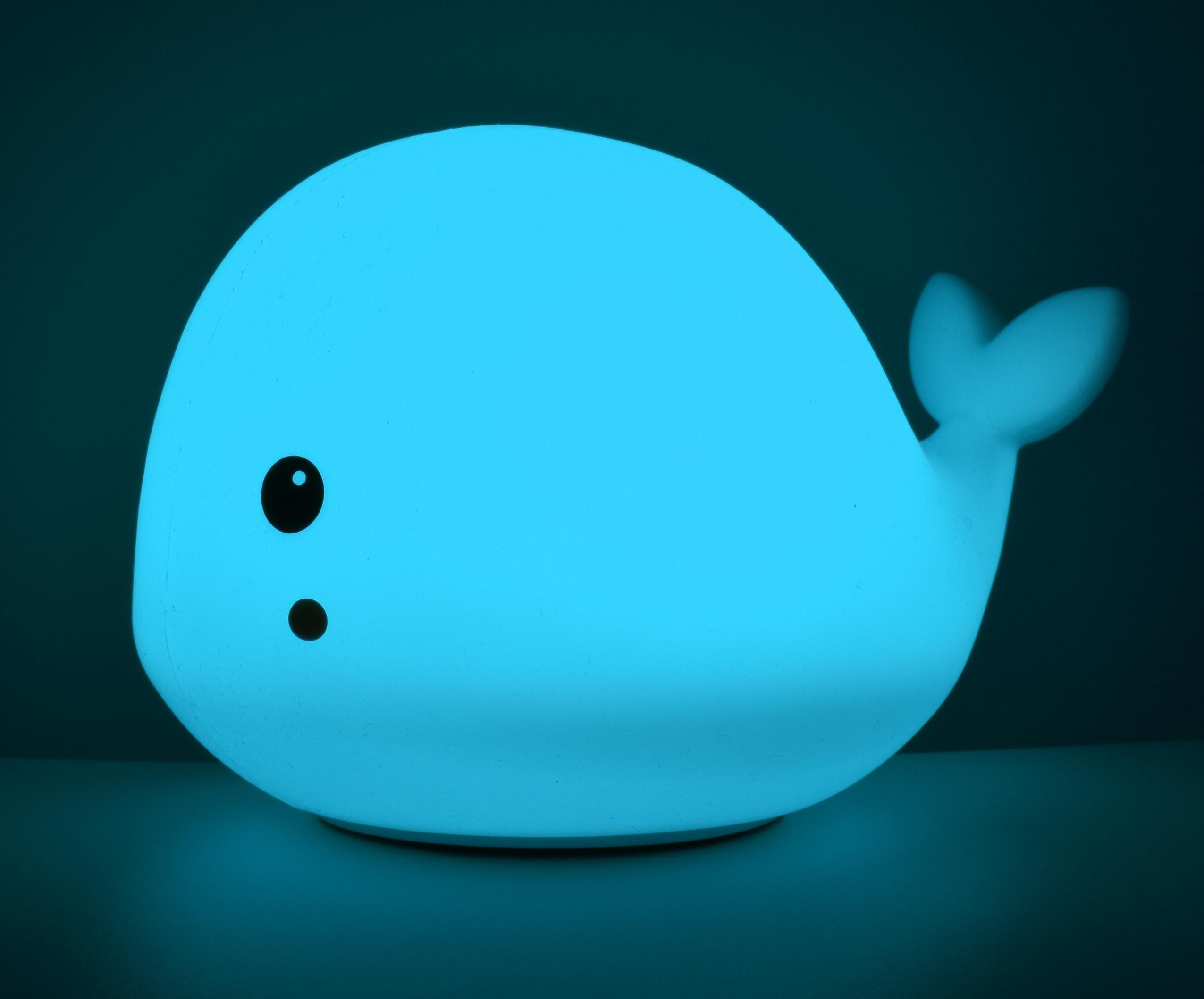 Lampada notte bambini balena illuminata in blu RGB per cameretta