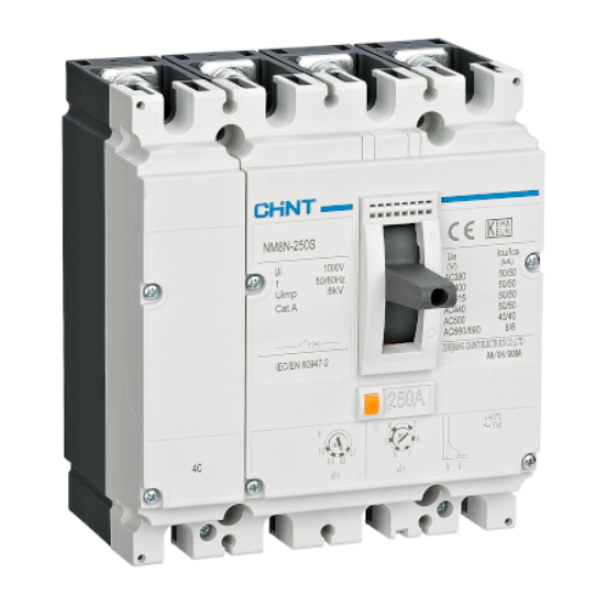 interruttore scatolato chint nm8n 250a 4 poli vista frontale