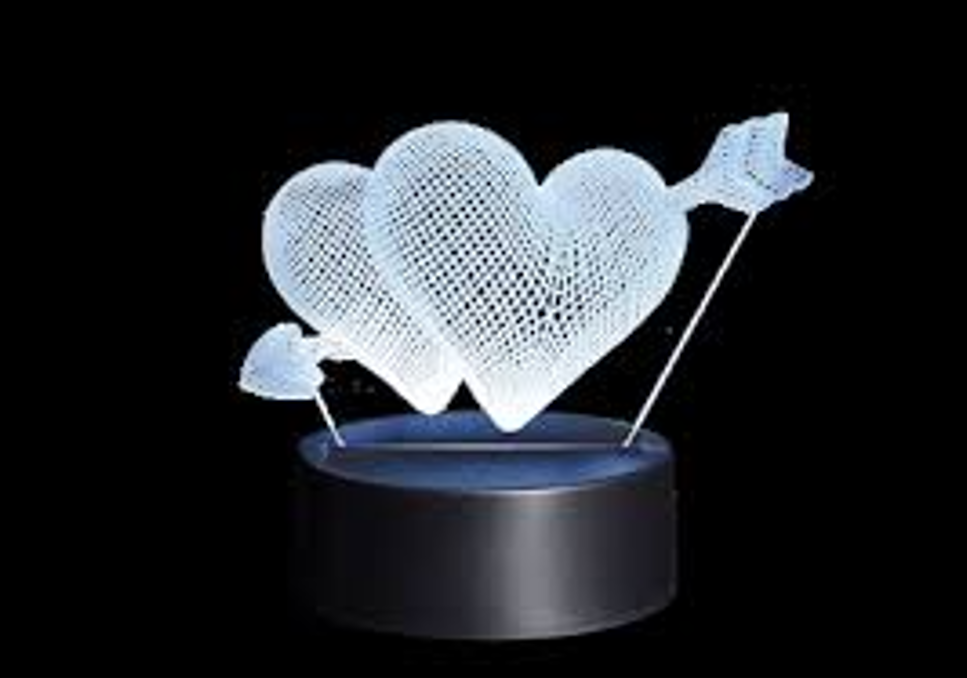 lampada led 3d in plexiglass con cuori e freccia multicolore