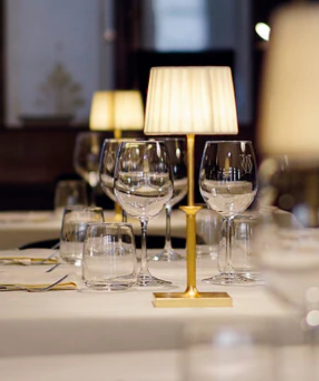 Lampada da Tavolo Zafferano Poldina Classic LED Oro Ricaricabile con Luce Calda Regolabile - LD1230O3 02