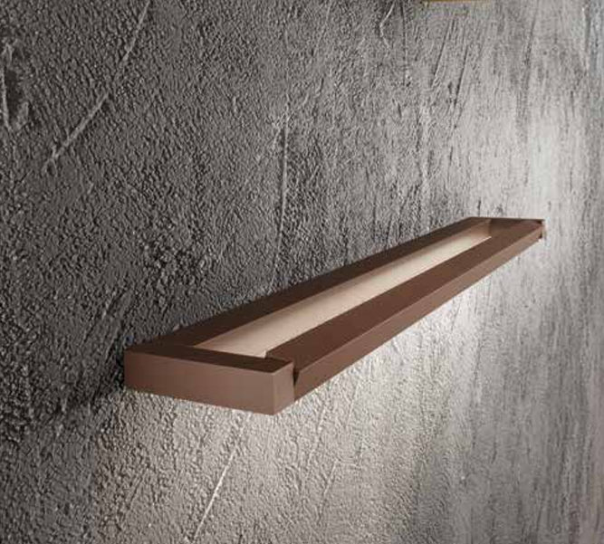 applique in metallo marrone moderna installata a parete per illuminazione ambienti contemporanei