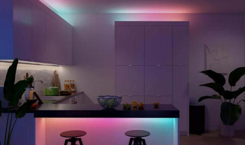 illuminazione ambientale con striscia led rgb in cucina