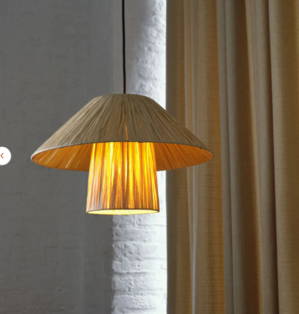 lampada a sospensione LEDVANCE accesa illumina soggiorno ambiente design naturale in bamboo