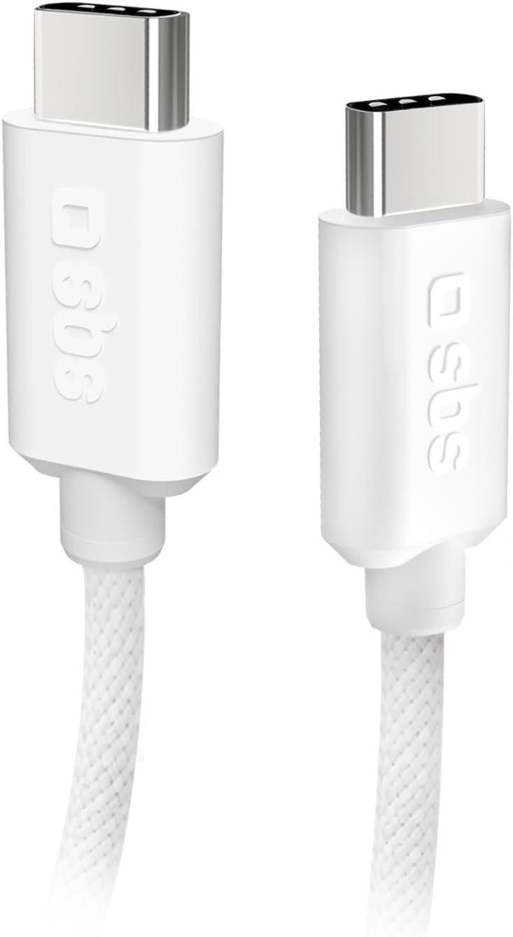 uomo che utilizza cavo usb type c in tessuto da 1.5 metri per smartphone sul divano