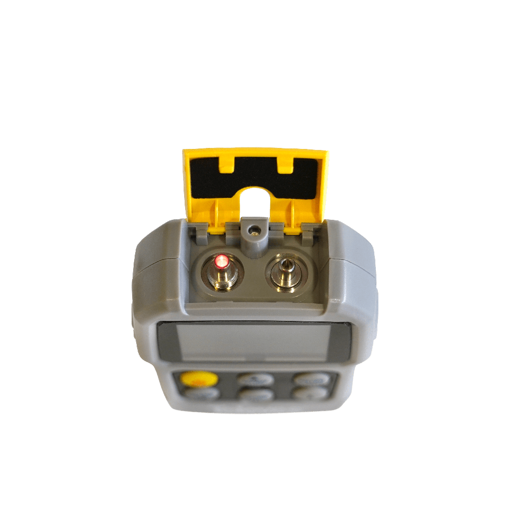 utilizzo del tester Televes per verifica fibra ottica e RJ45 durante il test su impianto