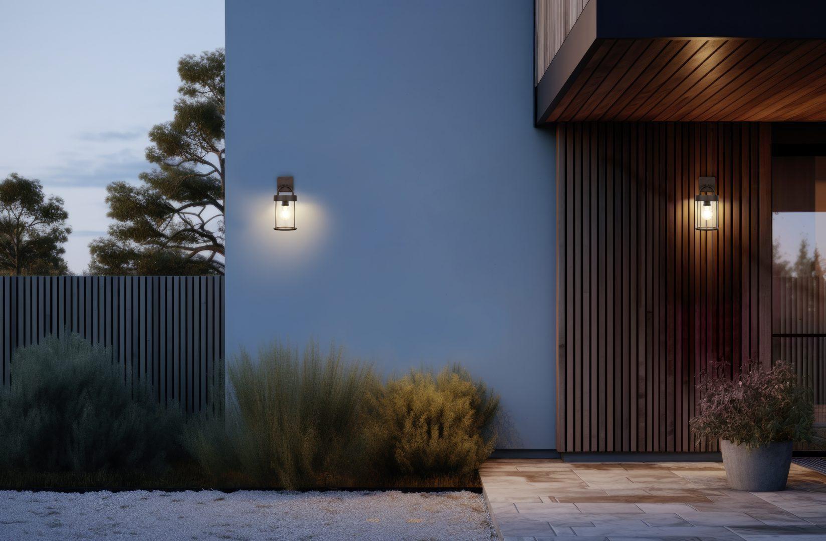 applique da esterno installata su facciata per illuminazione ingresso