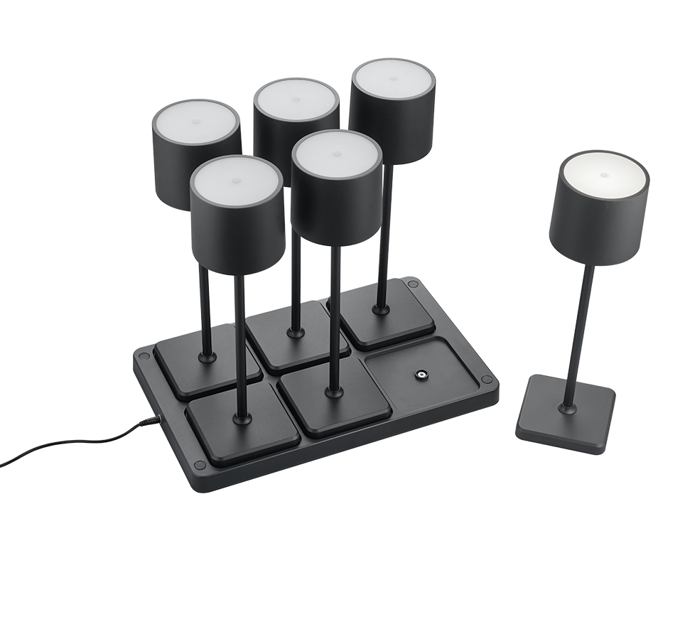 set di sei lampade da tavolo LED nero opaco e stazione di ricarica per uso interno ed esterno