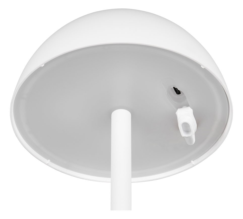 lampada da tavolo LED bianca su tavolino da esterno in giardino arredato, accesa in pieno giorno