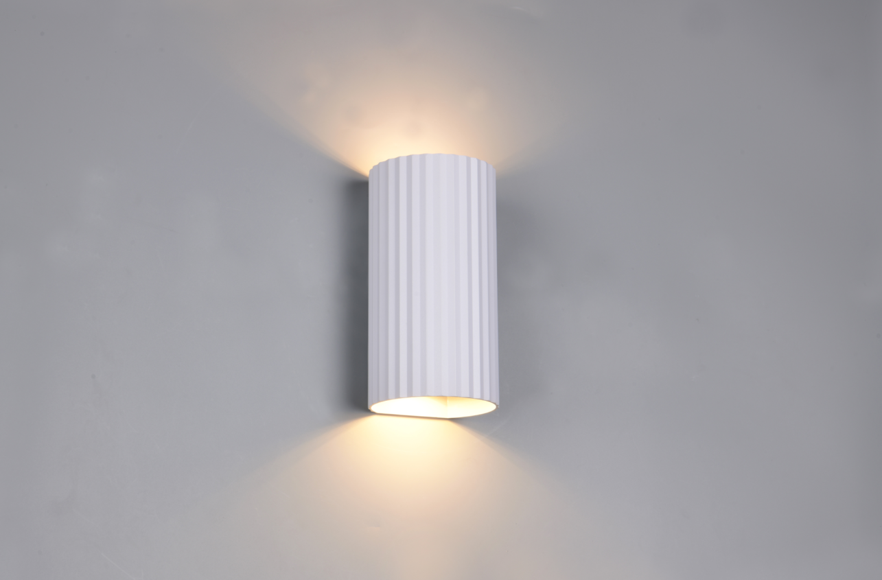 applique da parete in metallo bianco opaco illuminazione up down
