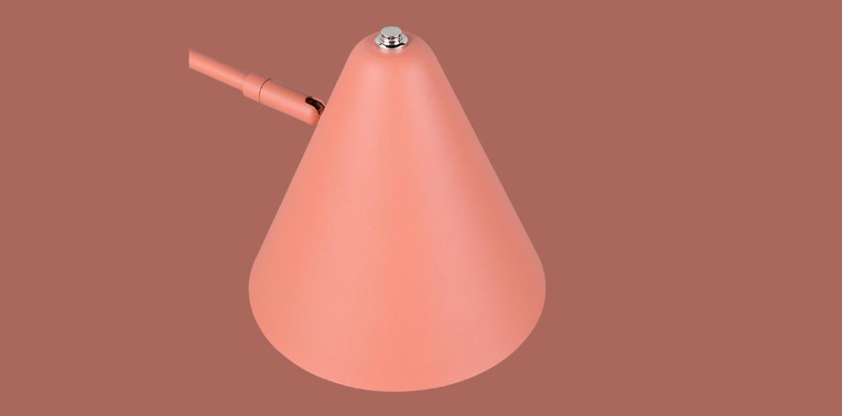 dettaglio testa conica in metallo colore apricot della piantana