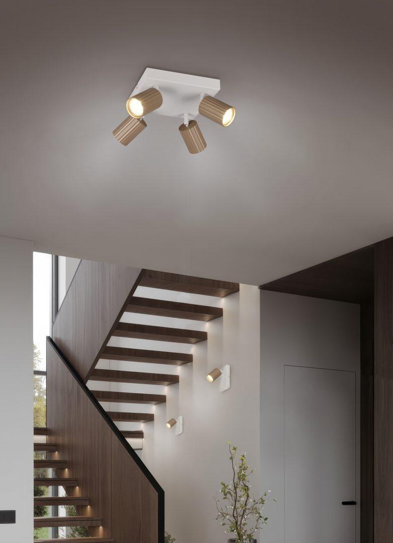 plafoniera metallo quattro spot orientabili color caffu00e8 installata a soffitto ambiente moderno