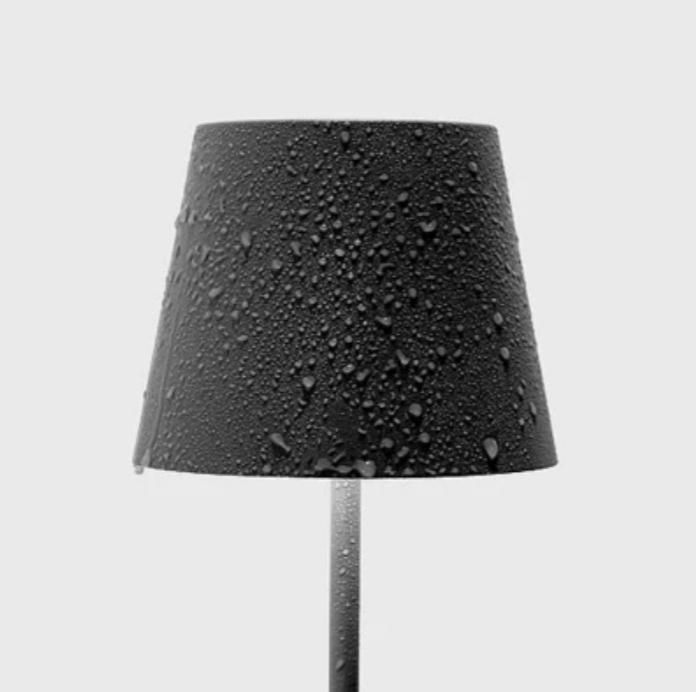 dettaglio paralume lampada led ip65 dettaglio paralume lampada led con gocce acqua protezione ip65