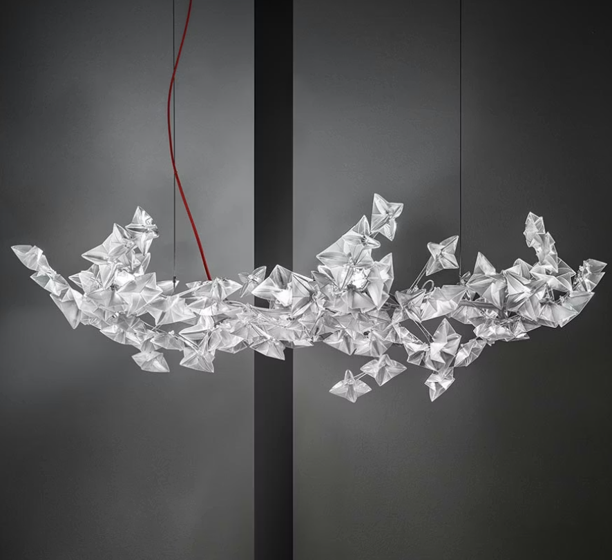 dettaglio lampada a sospensione slamp hanami large prisma trasparente elementi sfaccettati