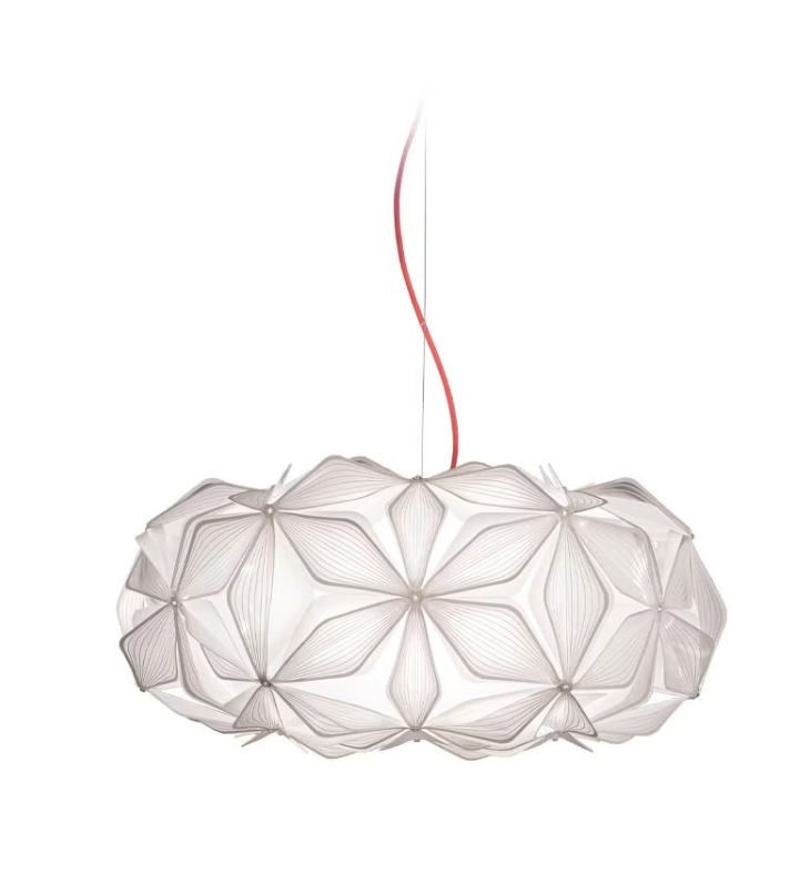 lampade a sospensione slamp cest la vie bianche in soggiorno