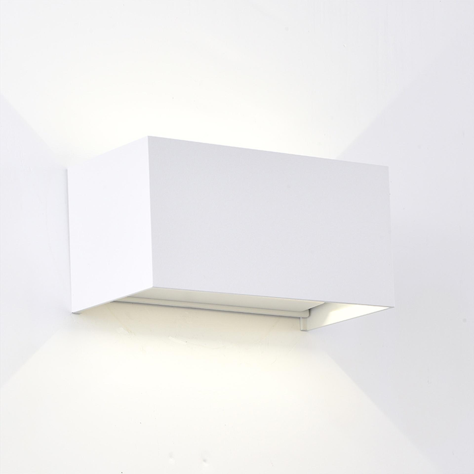 applique led da esterno bianca in alluminio con luce 3000k