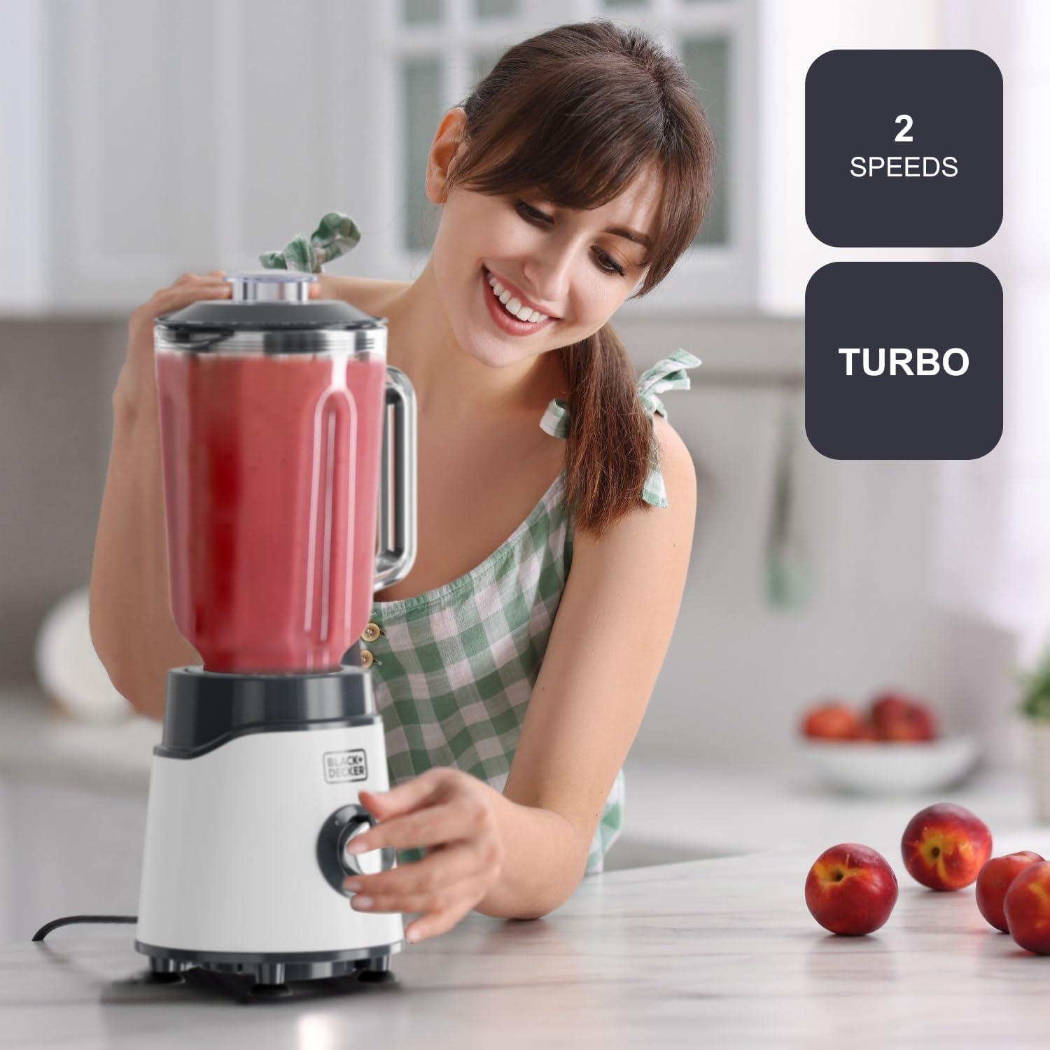 frullatore a bicchiere in uso caraffa vetro 1 5 l frullatore a bicchiere in uso per preparare frullato con caraffa in vetro 1 5 l
