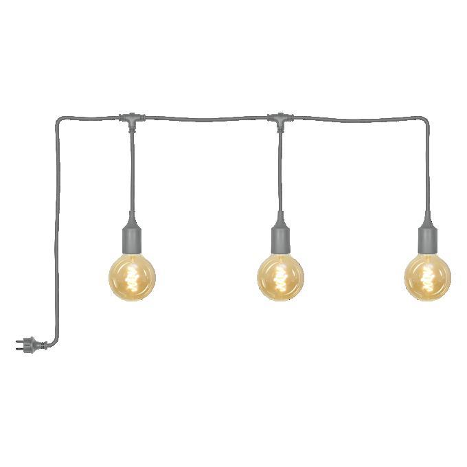 dettaglio sospensione decorativa tripla con tre lampade e cavo grigio per esterni riparati