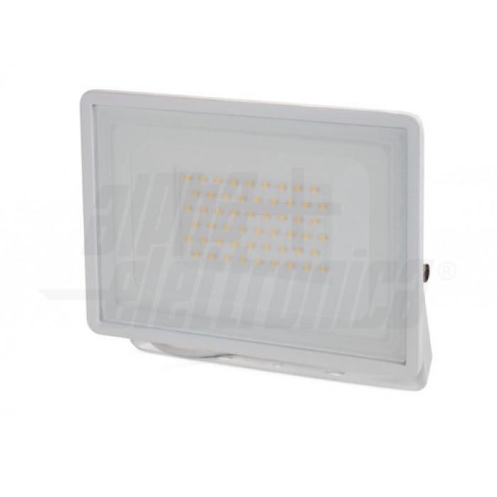 proiettore led esterno 50w con staffa vista prospettica