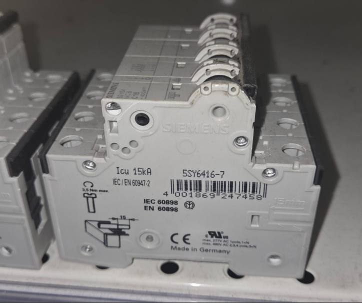 magnetotermico siemens 4 poli 4 moduli guida din magnetotermico siemens 4 moduli guida din 16a curva c