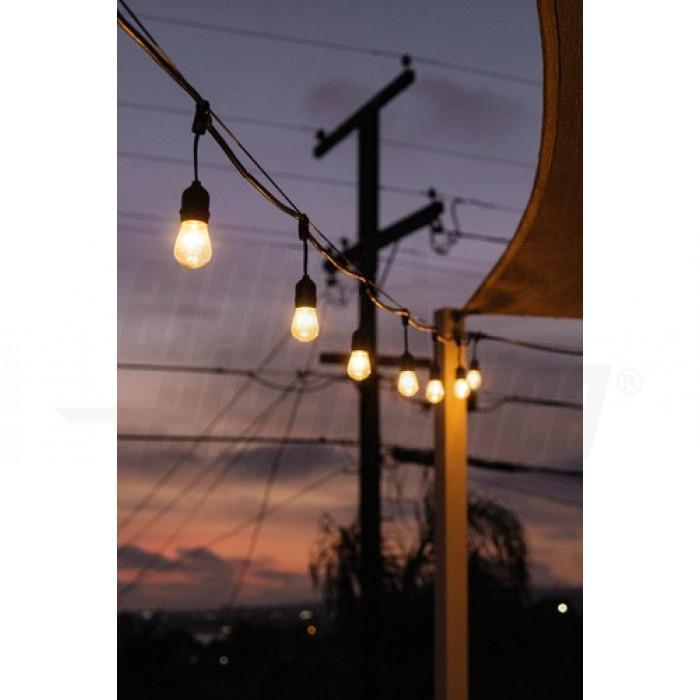 luminaria e27 installata in esterno con lampadine accese