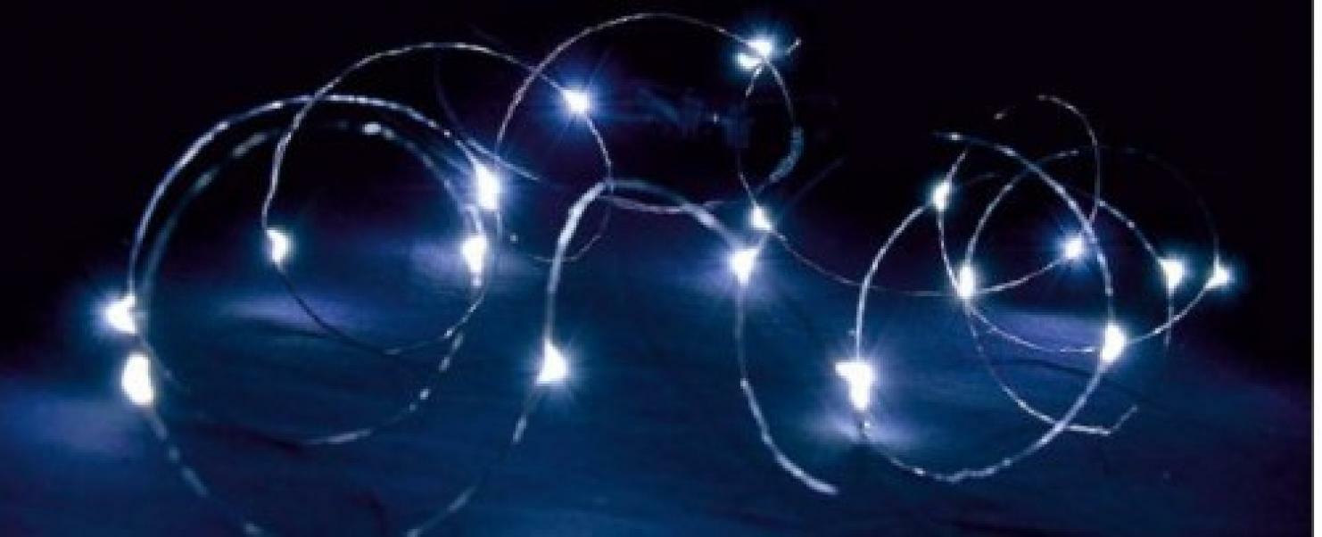 giocoplast natale giocoplast luci natalizie 20 gocce led bianche fredde a batteria su filo di rame 2mt ip 20 uso interno 142 11211 14211211 - foto 1